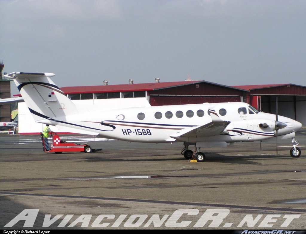 HP-1588 - Beechcraft Super King Air 350 - Privado