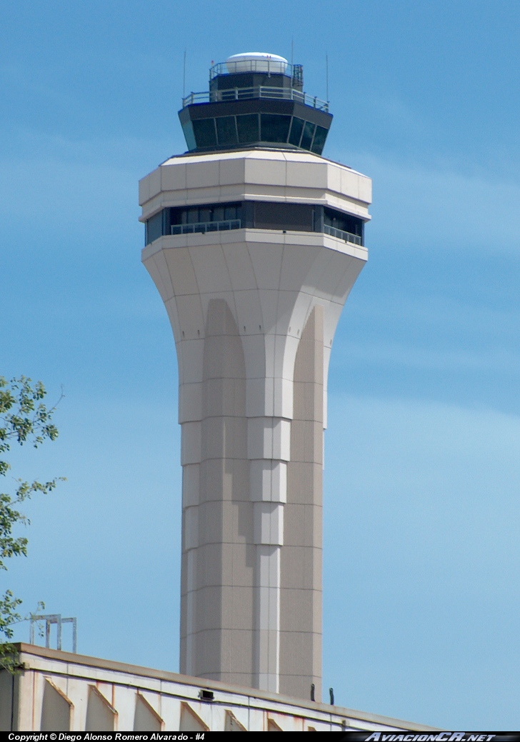 KFLL - Torre de control - Aeropuerto