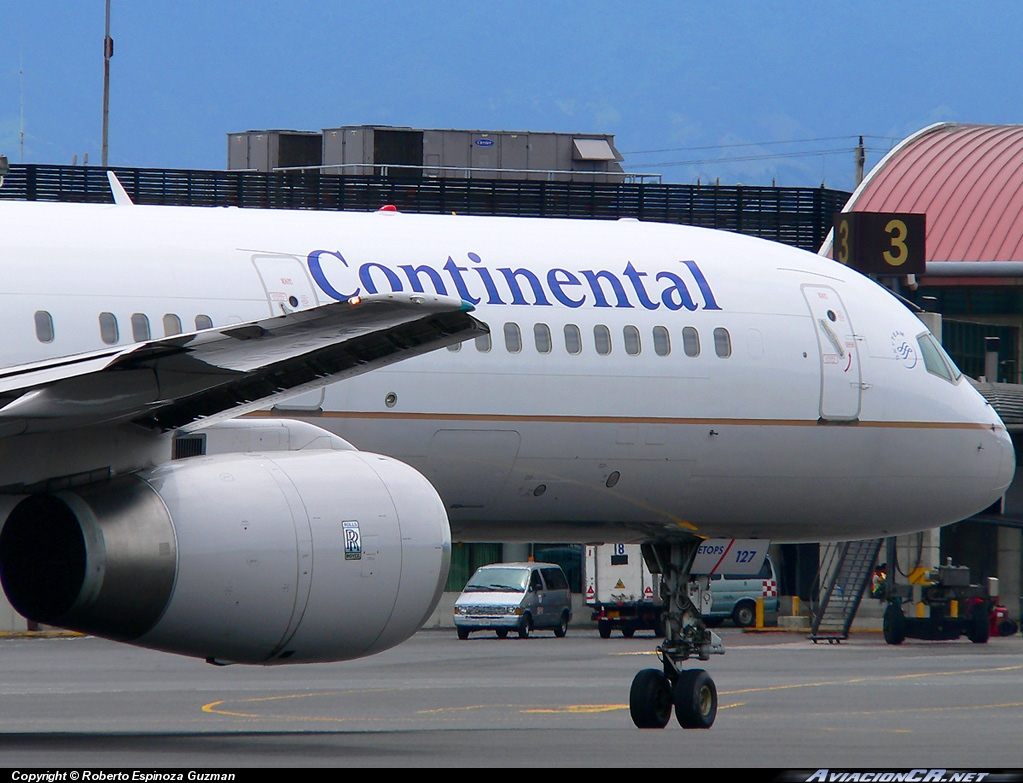 N48127 - Boeing 757-224 - Continental Airlines