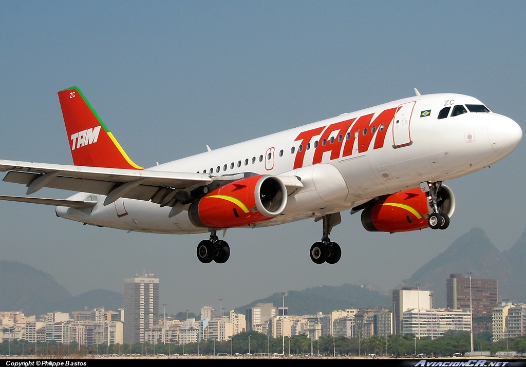 PT-MZC - Airbus A319-100 - TAM