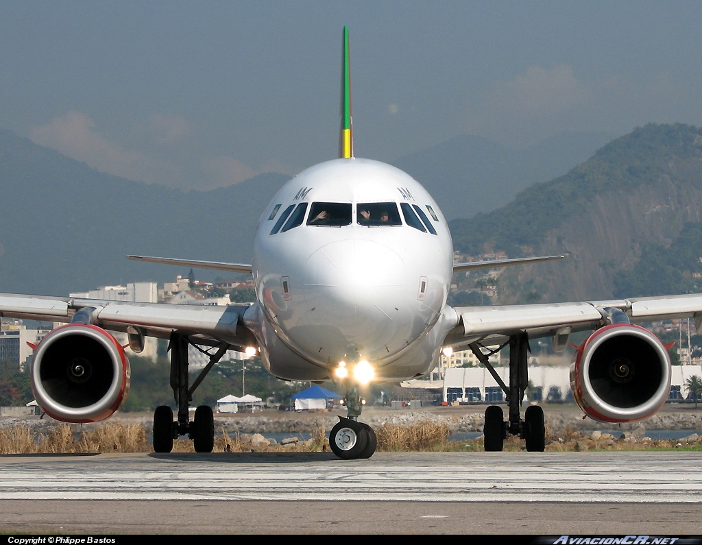 PR-MAM - Airbus A319-100 - TAM