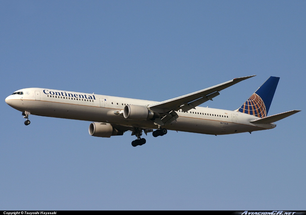 N67058 - Boeing 767-400 - Continental Airlines