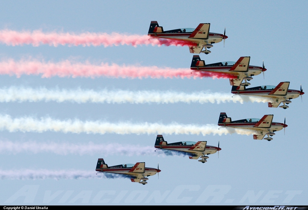 6 - Extra 300L - Fuerza Aerea de Chile