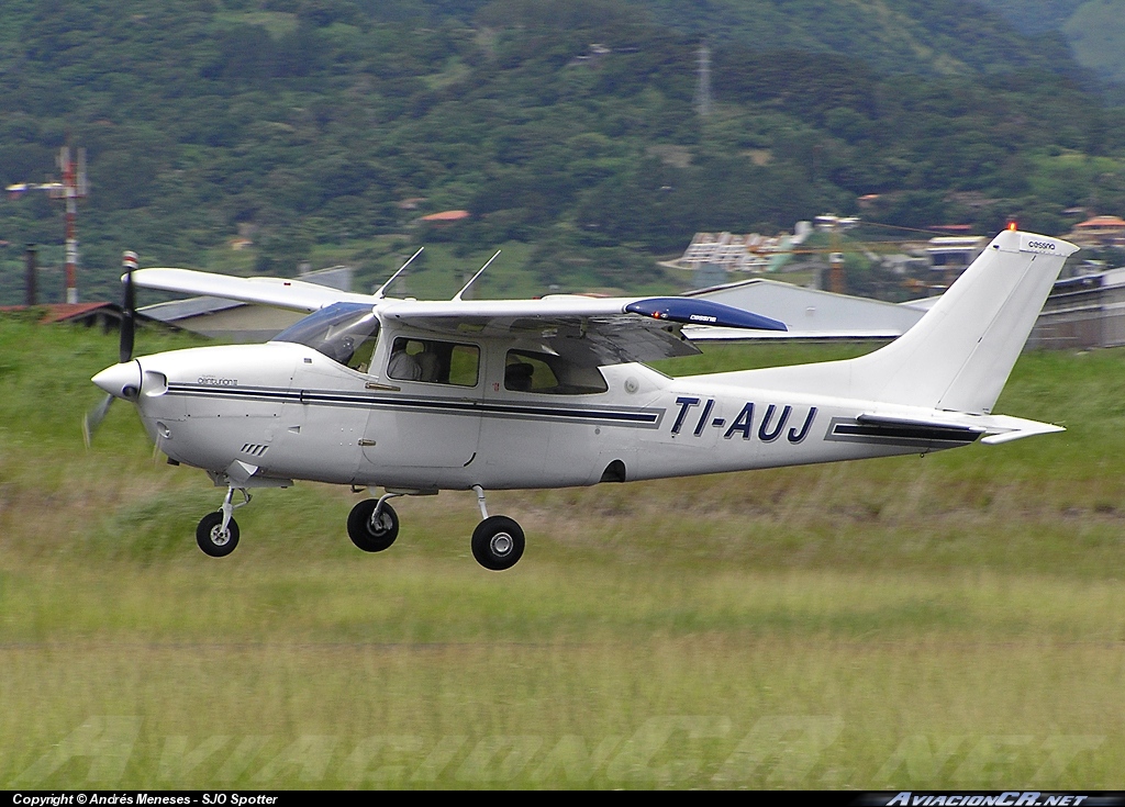 TI-AUJ - Cessna T210M Centurion II - Privado