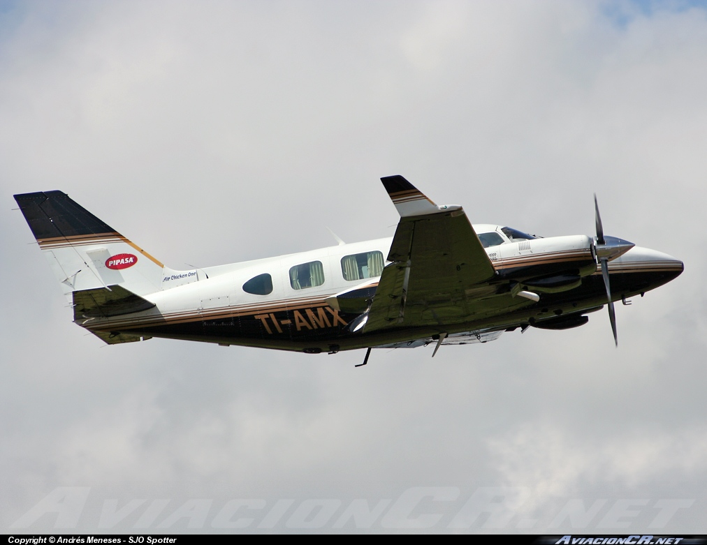 TI-AMX - Piper PA-31-325 - Privado (Corporación PIPASA)