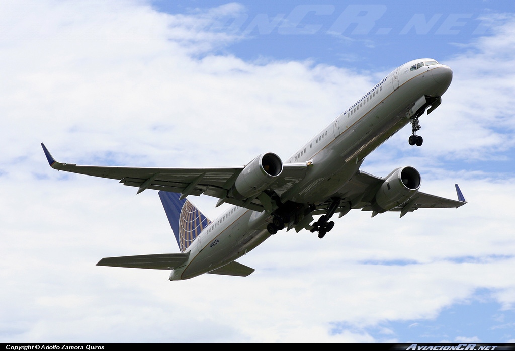 N19136 - Boeing 757-224 - Continental Airlines