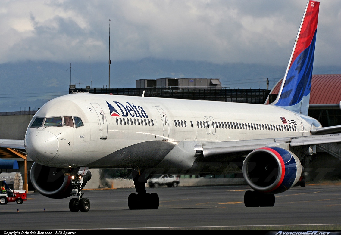 N672DL - Boeing 757-232 - Delta Air Lines