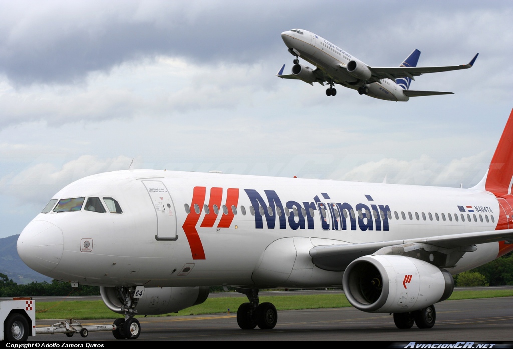 N464TA - Airbus A320-233 - Martinair