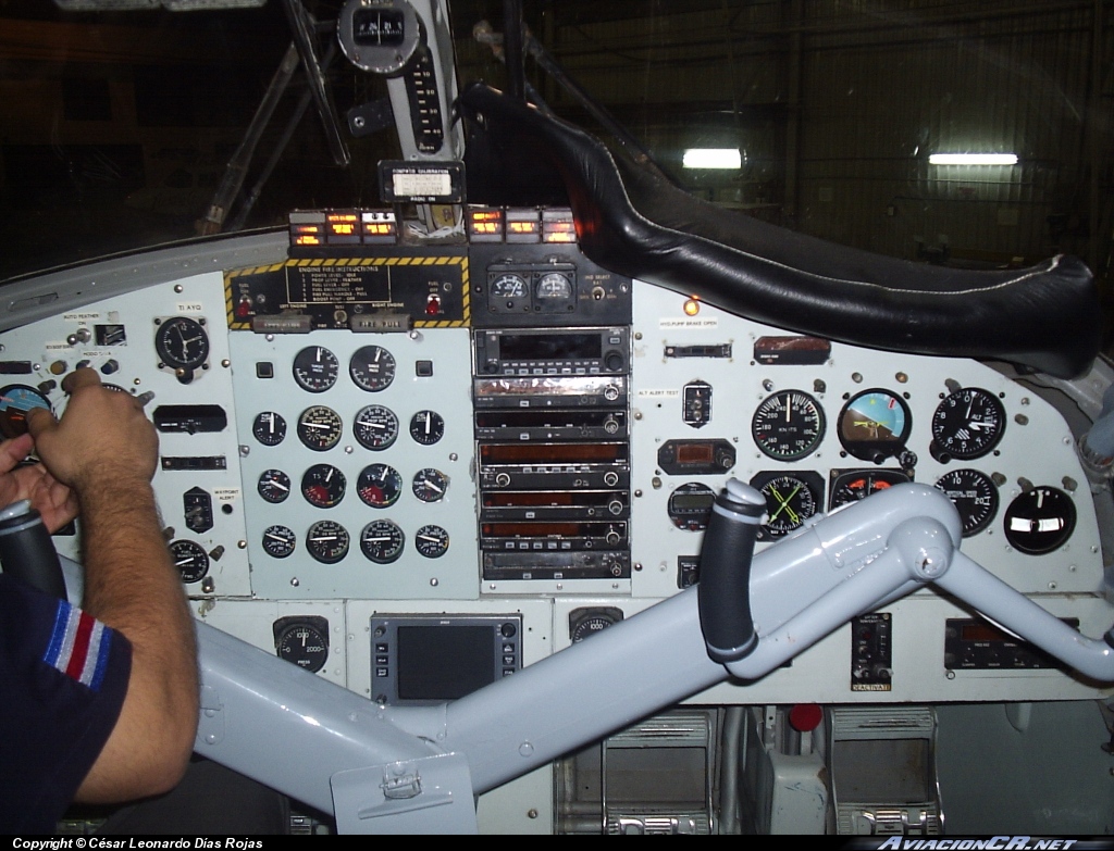 TI-AYQ - De Havilland Canada DHC-6-300 Twin Otter - Nature Air