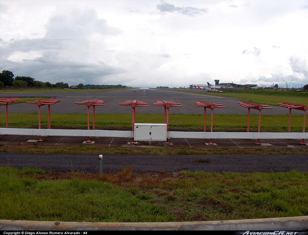 MROC - Aeropuerto - Pista de aterrizaje