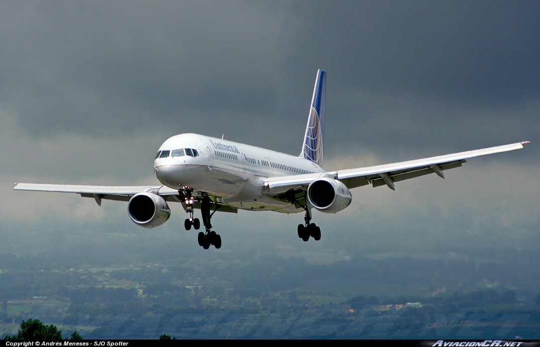 N34131 - Boeing 757-224 - Continental Airlines
