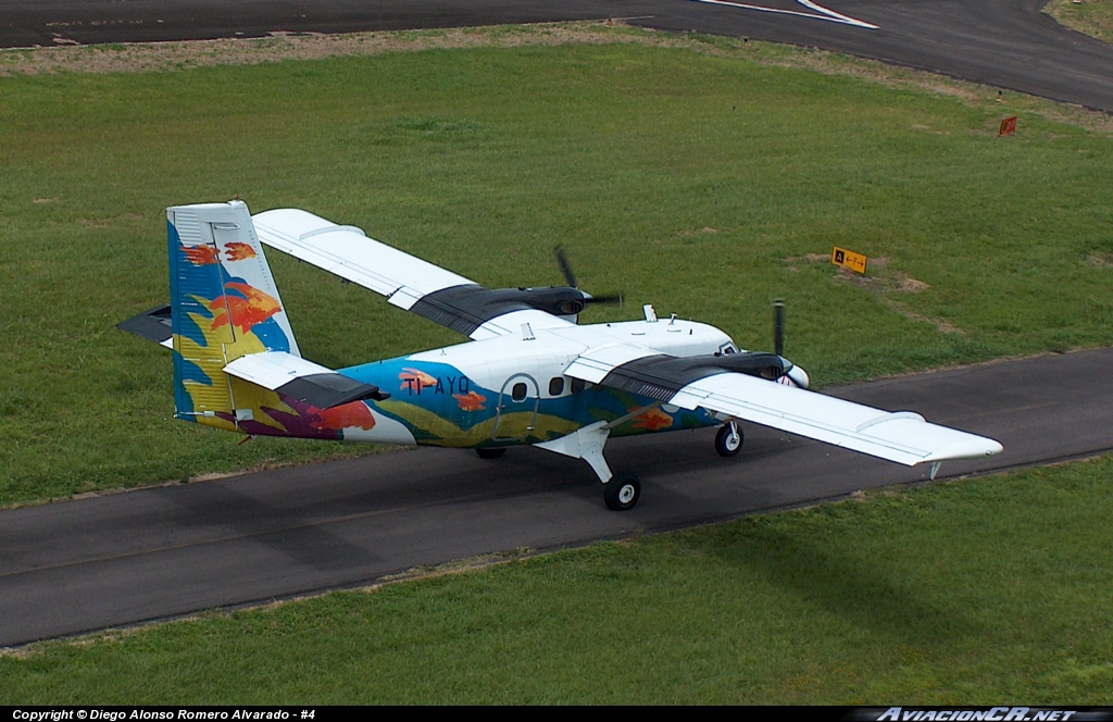 TI-AYQ - De Havilland Canada DHC-6-300 Twin Otter - Nature Air