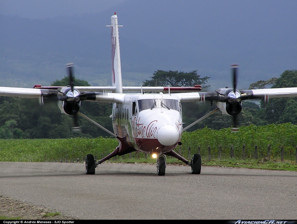 TI-AZD - De Havilland Canada DHC-6-300 Twin Otter - Nature Air