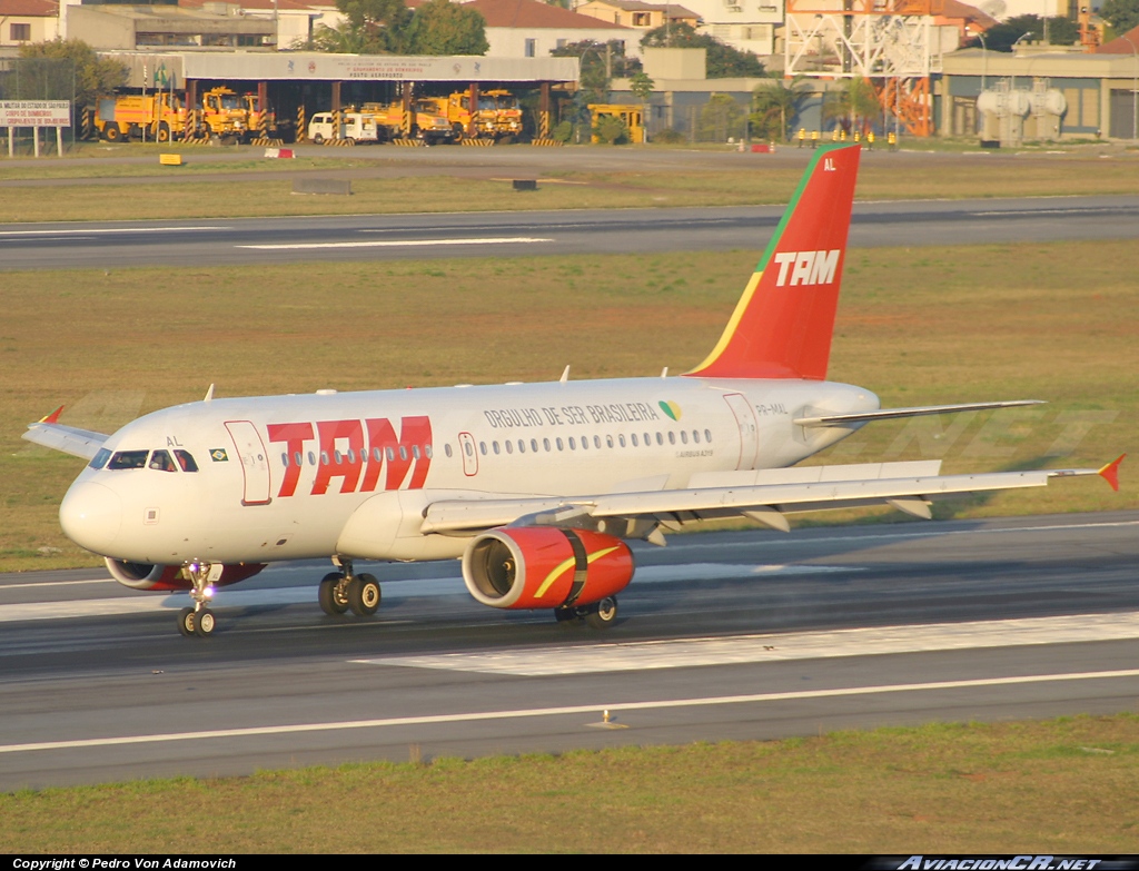 PT-MAL - Airbus A319-232 - TAM