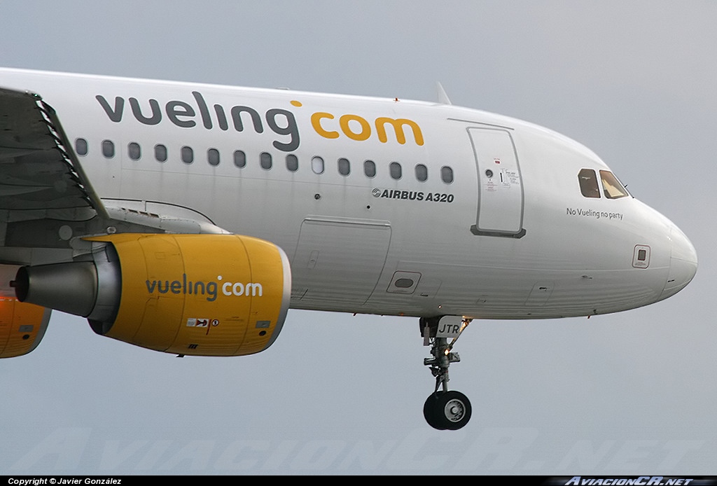 EC-JTR - Airbus A320-214 - Vueling
