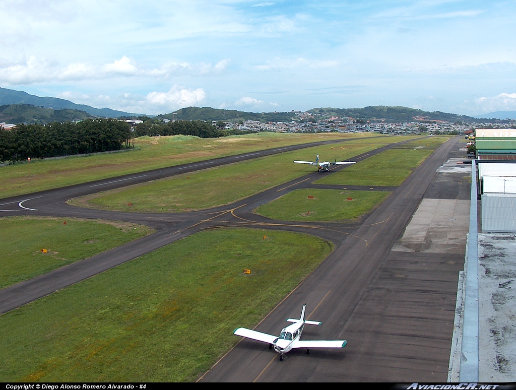 MRPV - Aeropuerto - Pista de aterrizaje
