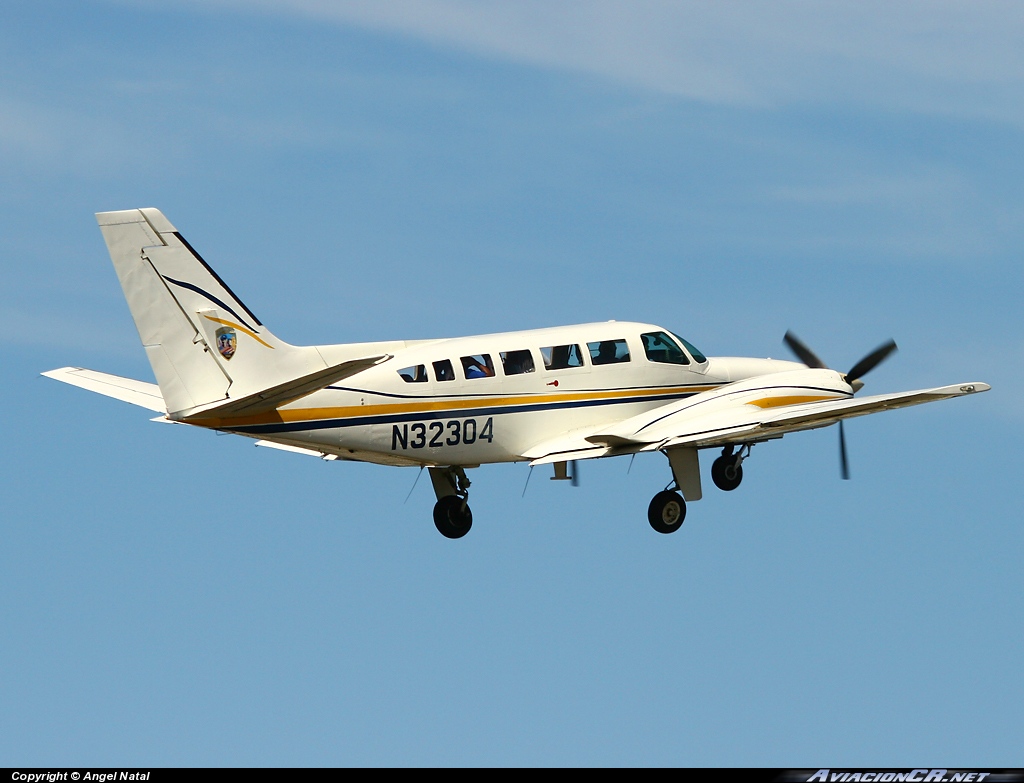 N32304 - Cessna 404 - Policia de Puerto Rico