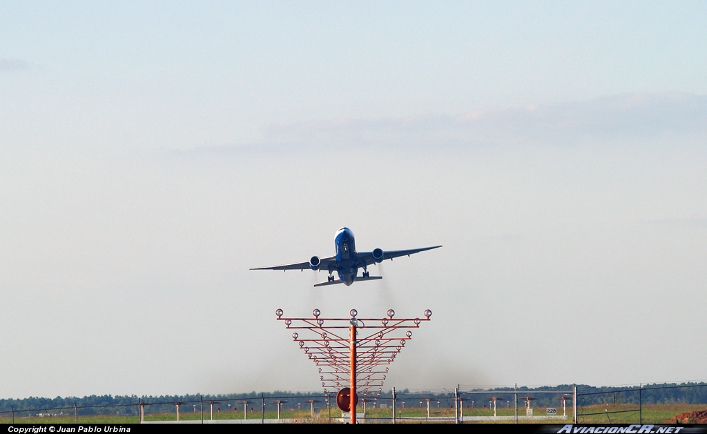  - Boeing 777-222(ER) - United Airlines