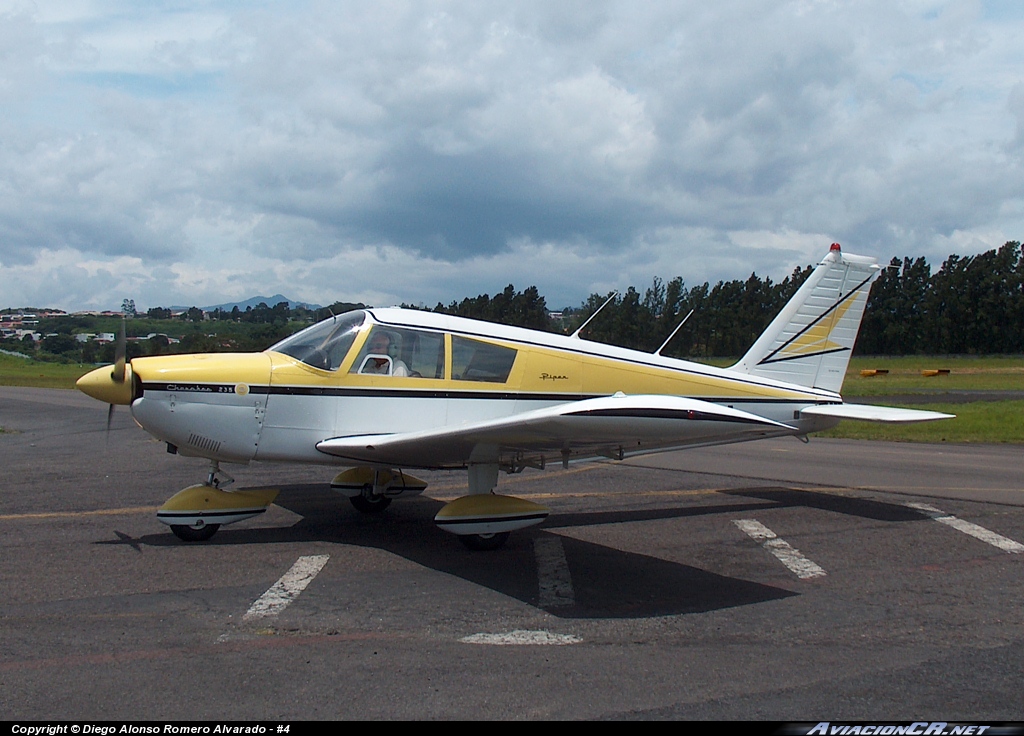 TI-AHN - Piper PA-28 - Privado