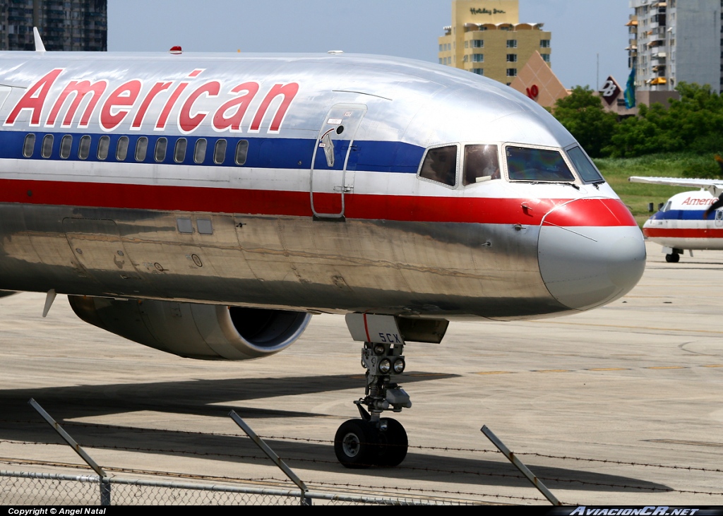 N662AA - Boeing 757-223 - American Airlines