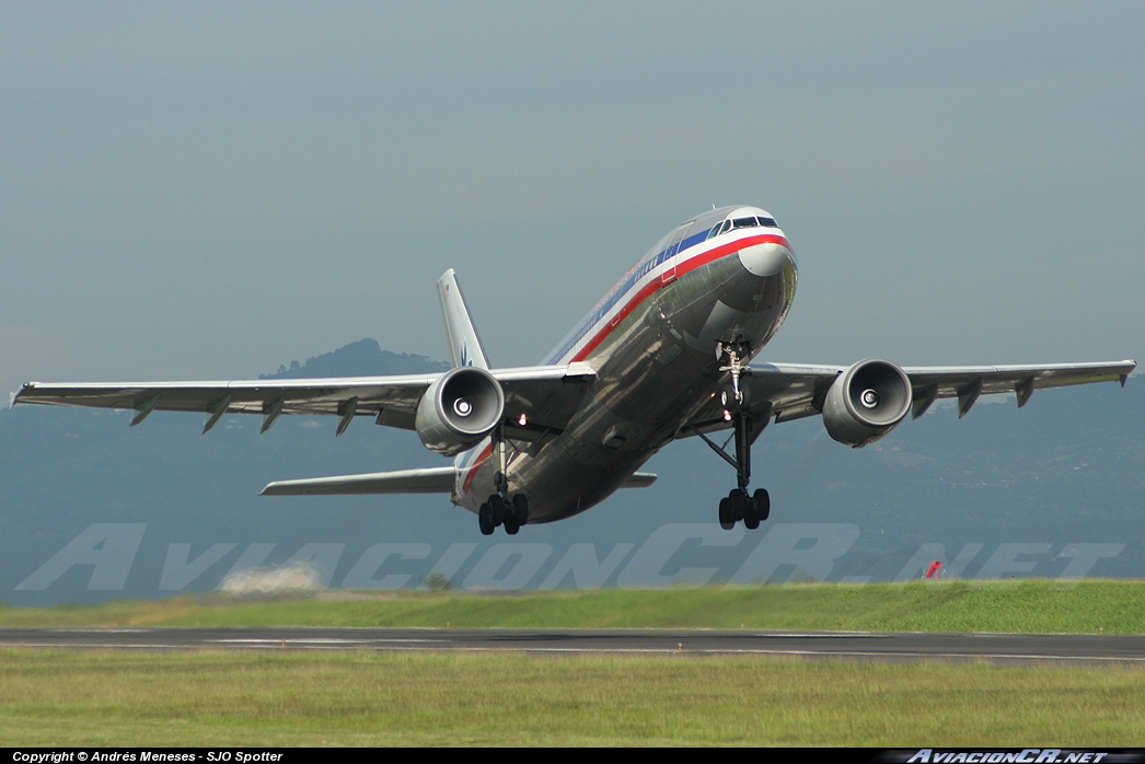 N18066 - Airbus A300B4-605R - American Airlines