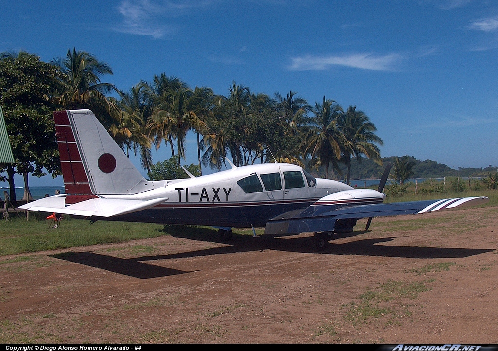 TI-AXY - Piper PA-23 - Privado