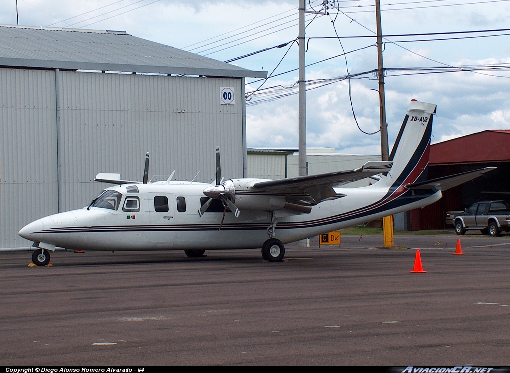 XB-AUR - Rockwell 681 Hawk Commander - Privado