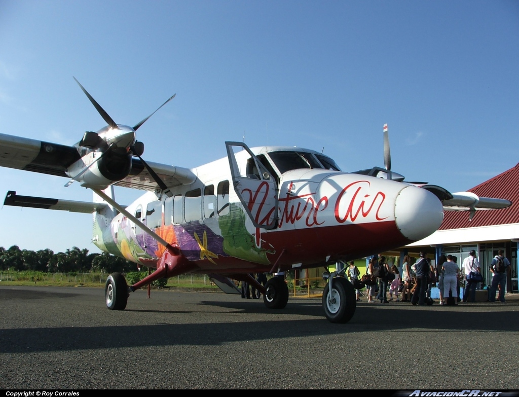 TI-AZD - De Havilland Canada DHC-6-300 Twin Otter - Nature Air