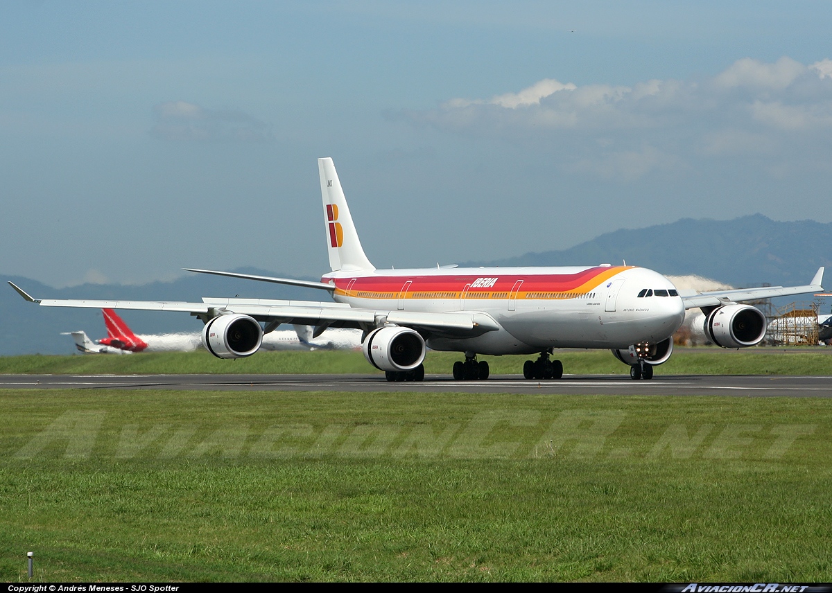 EC-JNQ - Airbus A340-642 - Iberia