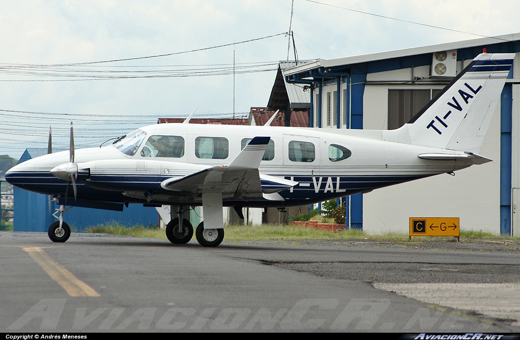 TI-VAL - Piper PA-31-350 Navajo - Desconocida
