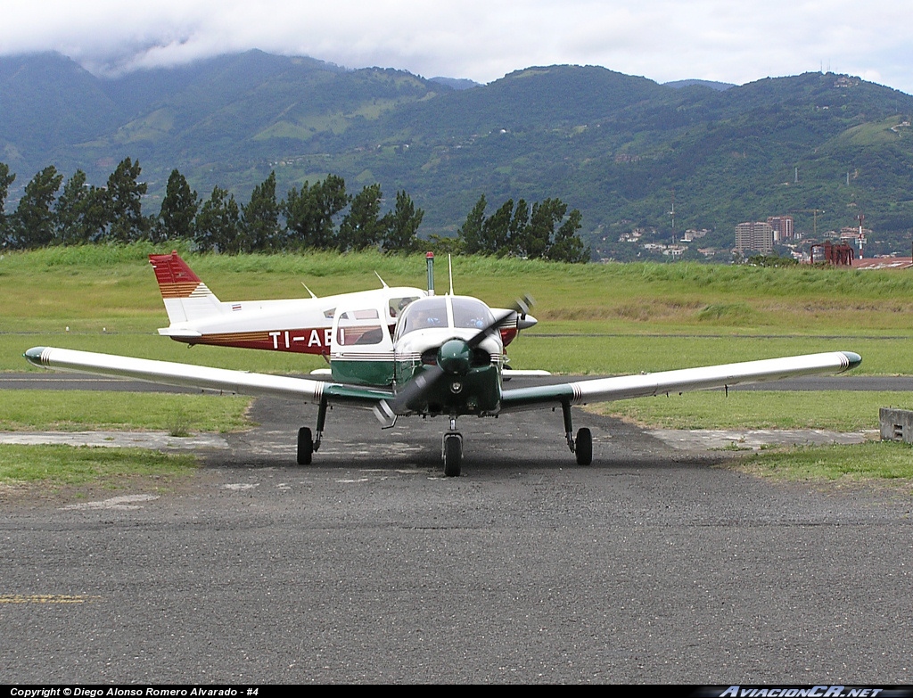 TI-AHQ - Piper PA-28-180 Cherokee D - Aerotica Escuela de Aviación