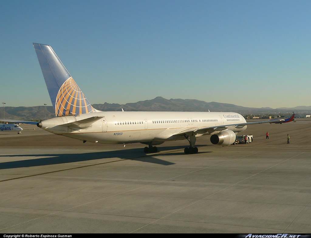 N75853 - Boeing 757-324 - Continental Airlines