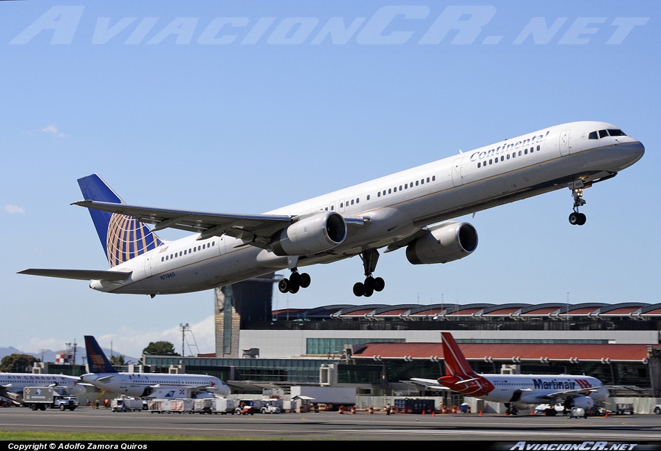 N77865 - Boeing 757-33N - Continental Airlines