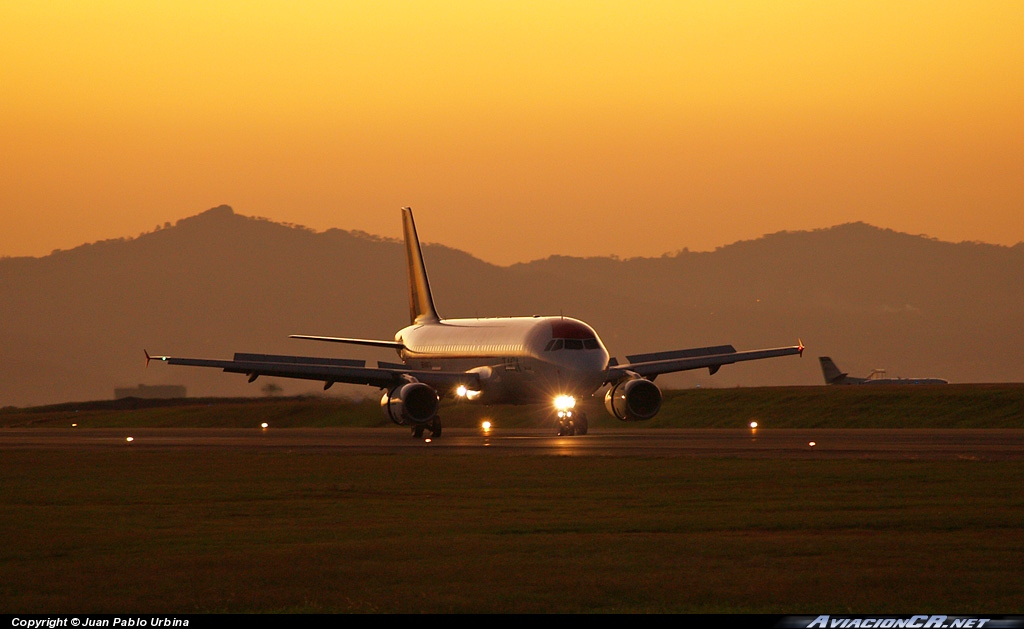 N498TA - Airbus A320-233 - TACA