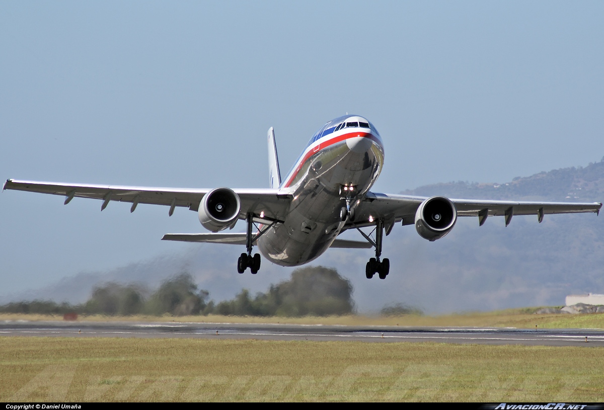 N50051 - Airbus A300B4-605R - American Airlines