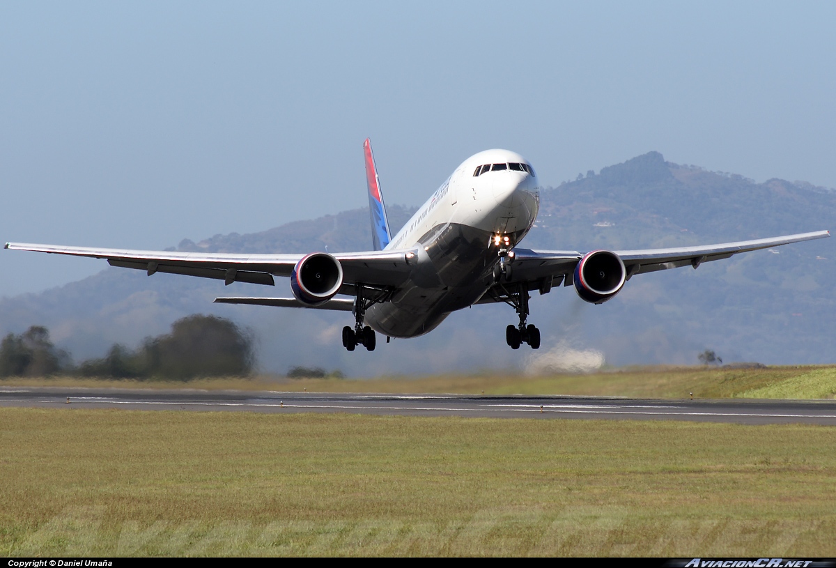 N140LL - Boeing 767-332 - Delta Air Lines