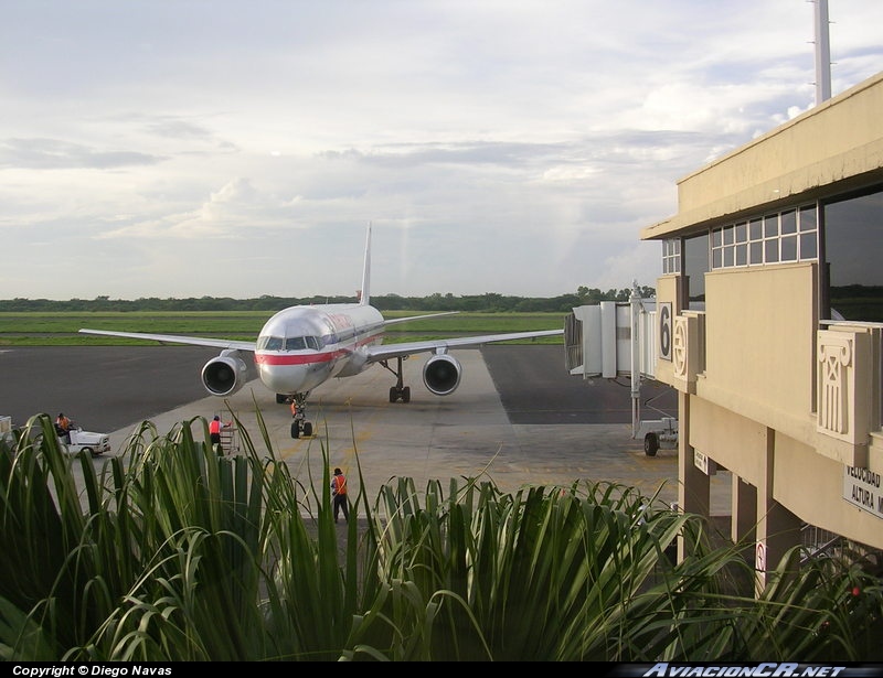  - Boeing 757-223 - American Airlines