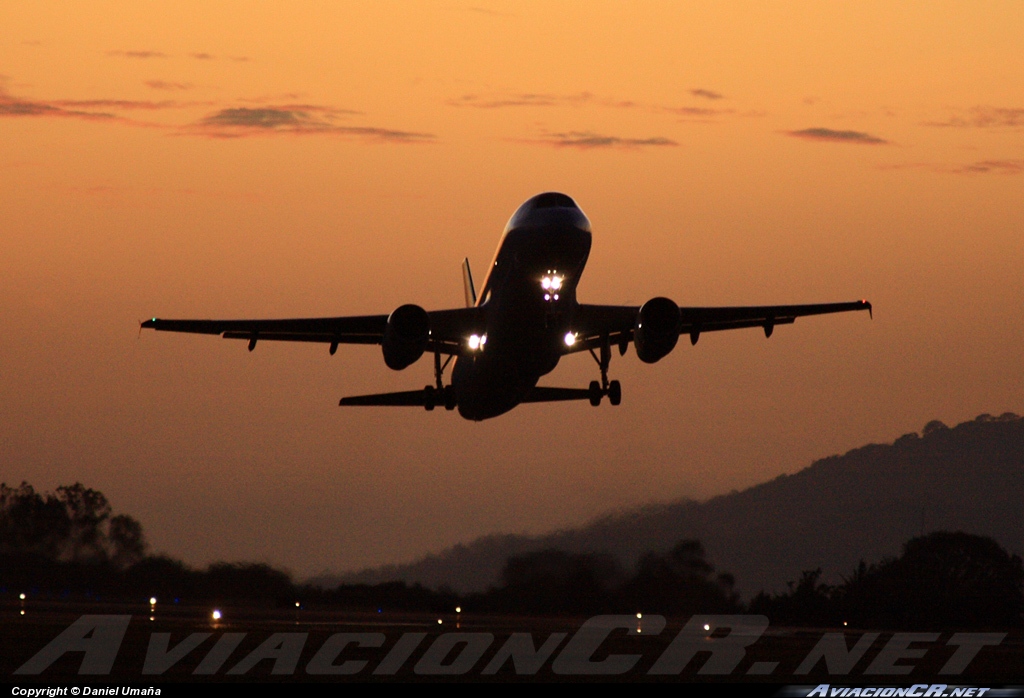 N486TA - Airbus A320-233 - TACA