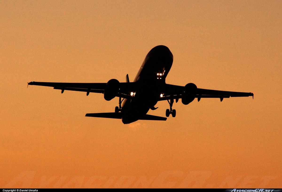 N486TA - Airbus A320-233 - TACA