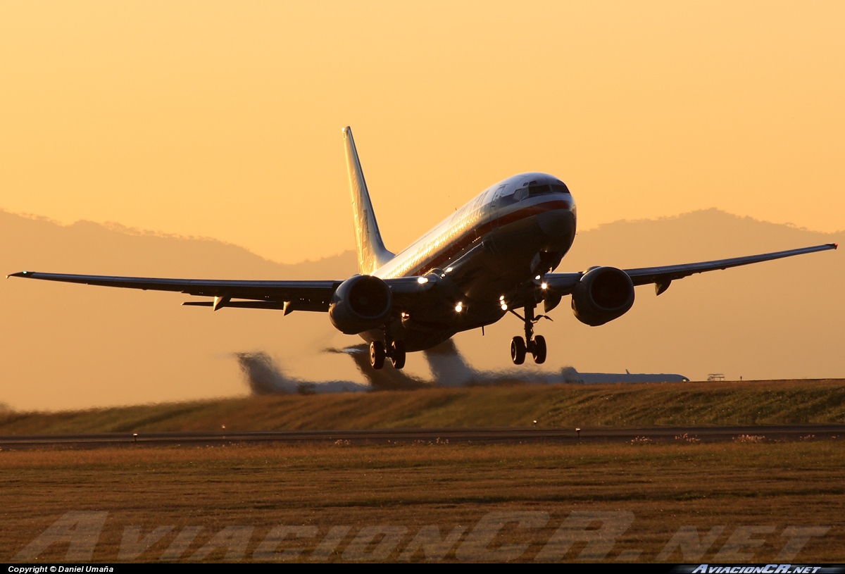 N927AN - Boeing 737-823 - American Airlines