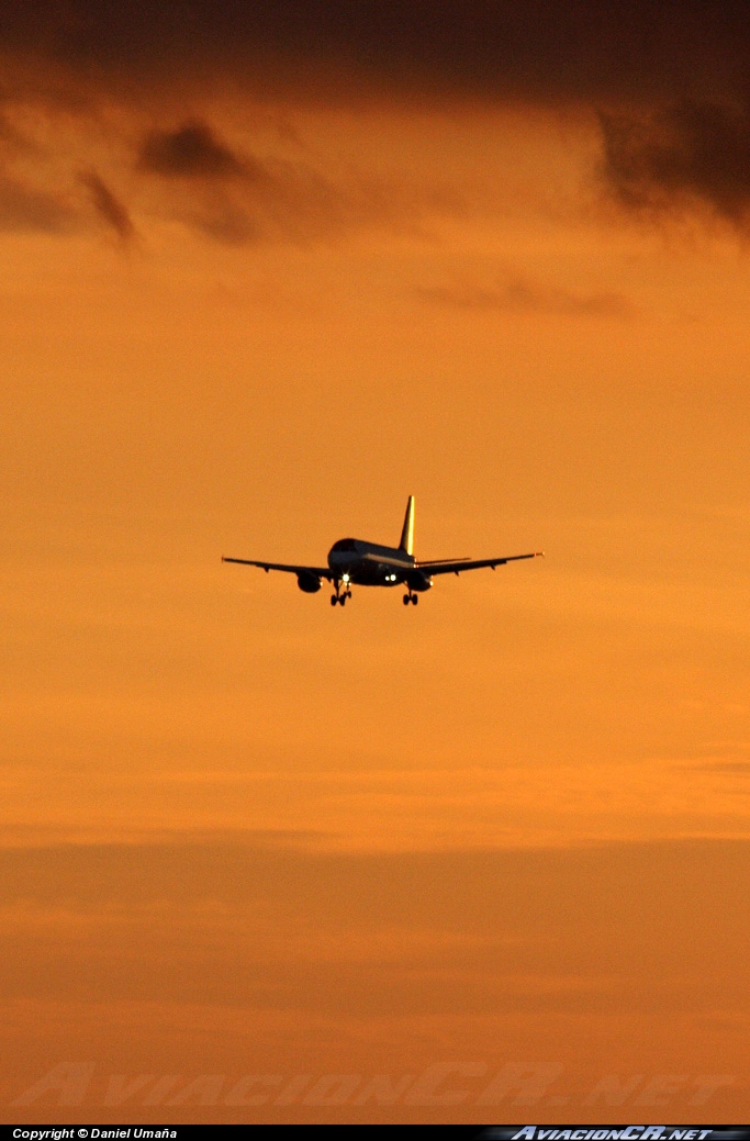 N492TA - Airbus A320-233 - TACA