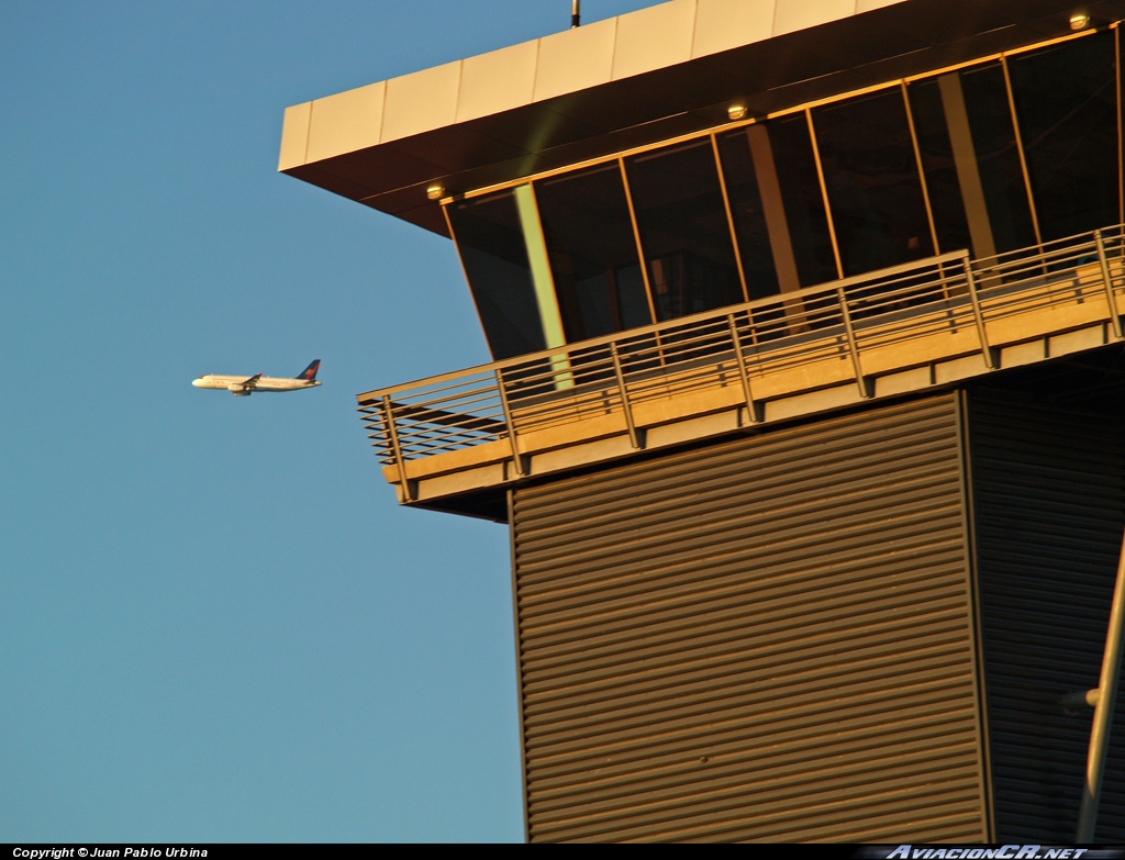 N486TA - Airbus A320-233 - TACA