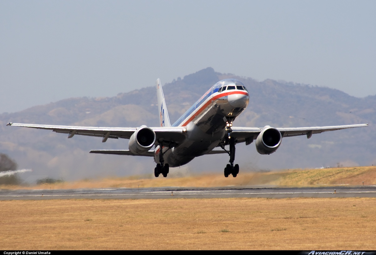 N621AM - Boeing 757-223 - American Airlines