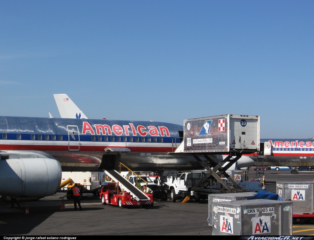 N632AA - Boeing 757-223 - American Airlines