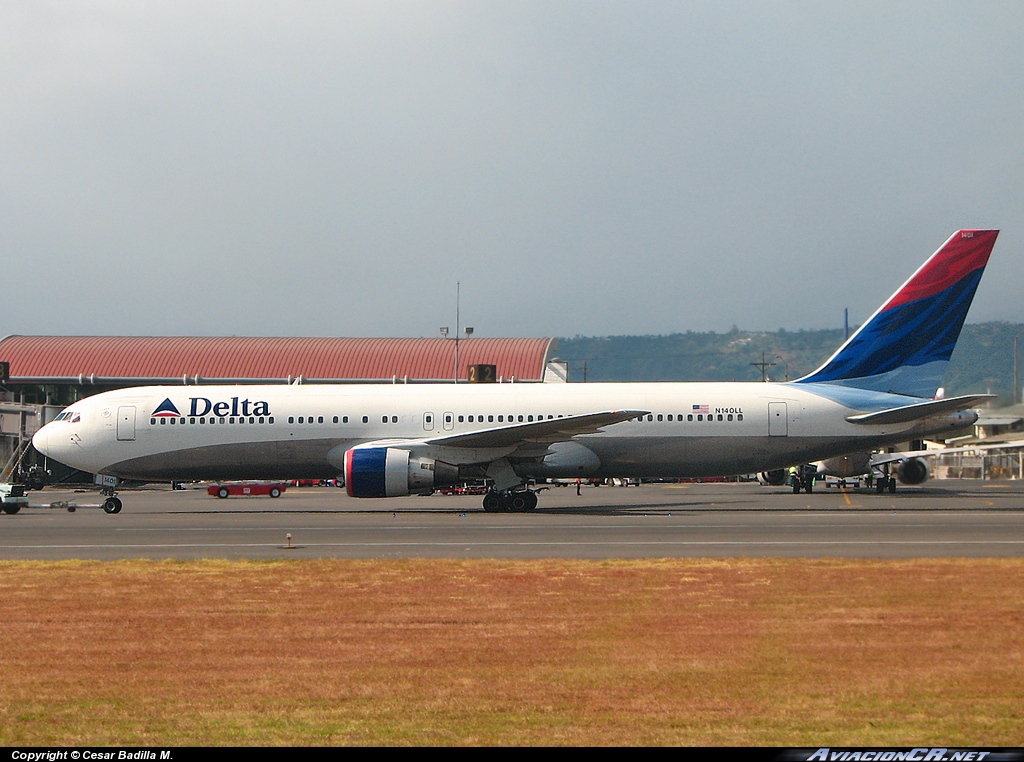 N140LL - Boeing 767-332 - Delta Air Lines