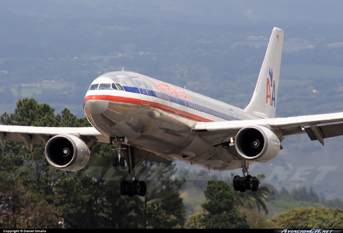 N7083A - Airbus A300B4-605R - American Airlines