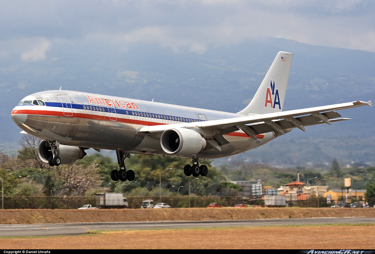 N7083A - Airbus A300B4-605R - American Airlines