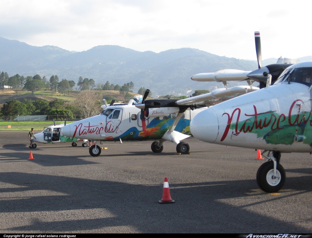 TI-AYQ - De Havilland Canada DHC-6-300 Twin Otter - Nature Air