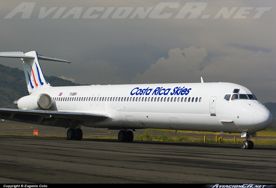 TI-BBH - McDonnell Douglas MD-82 - Costa Rica Skies