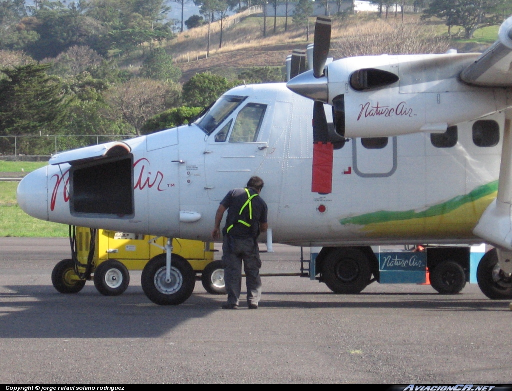 TI-AYQ - De Havilland Canada DHC-6-300 Twin Otter - Nature Air